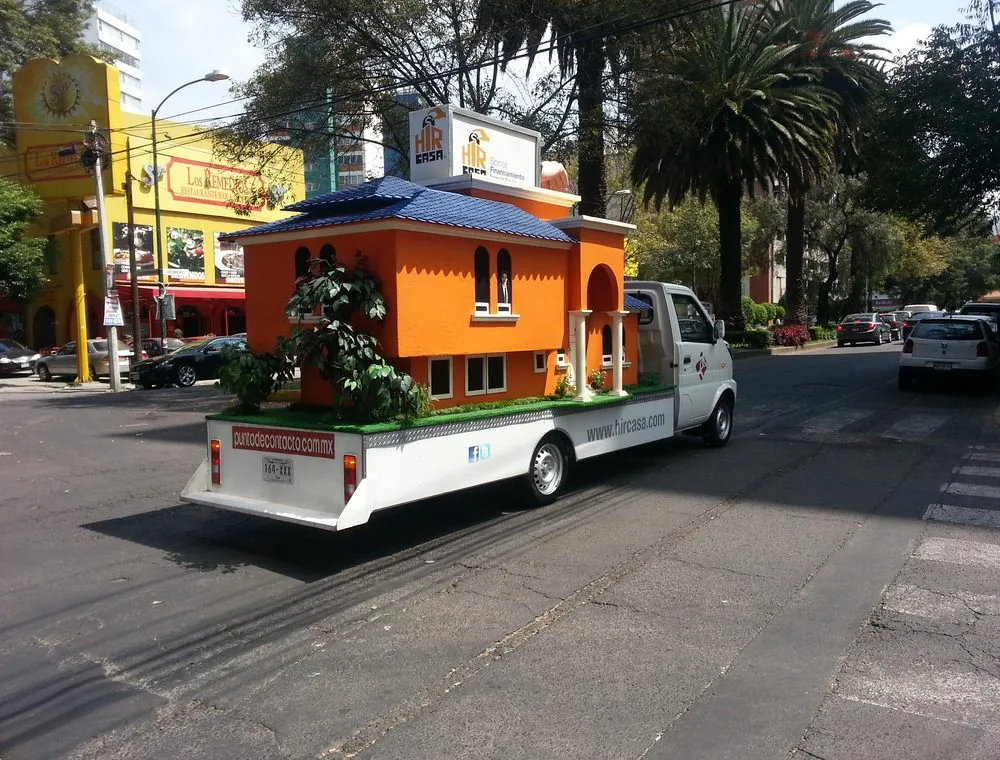 Gigantografía y volumetría sobre vehículo